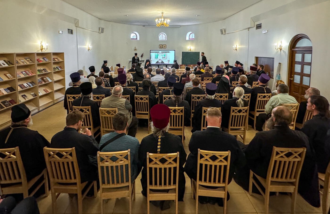 Какие изменения внесла Эстонская православная Церковь в свой устав