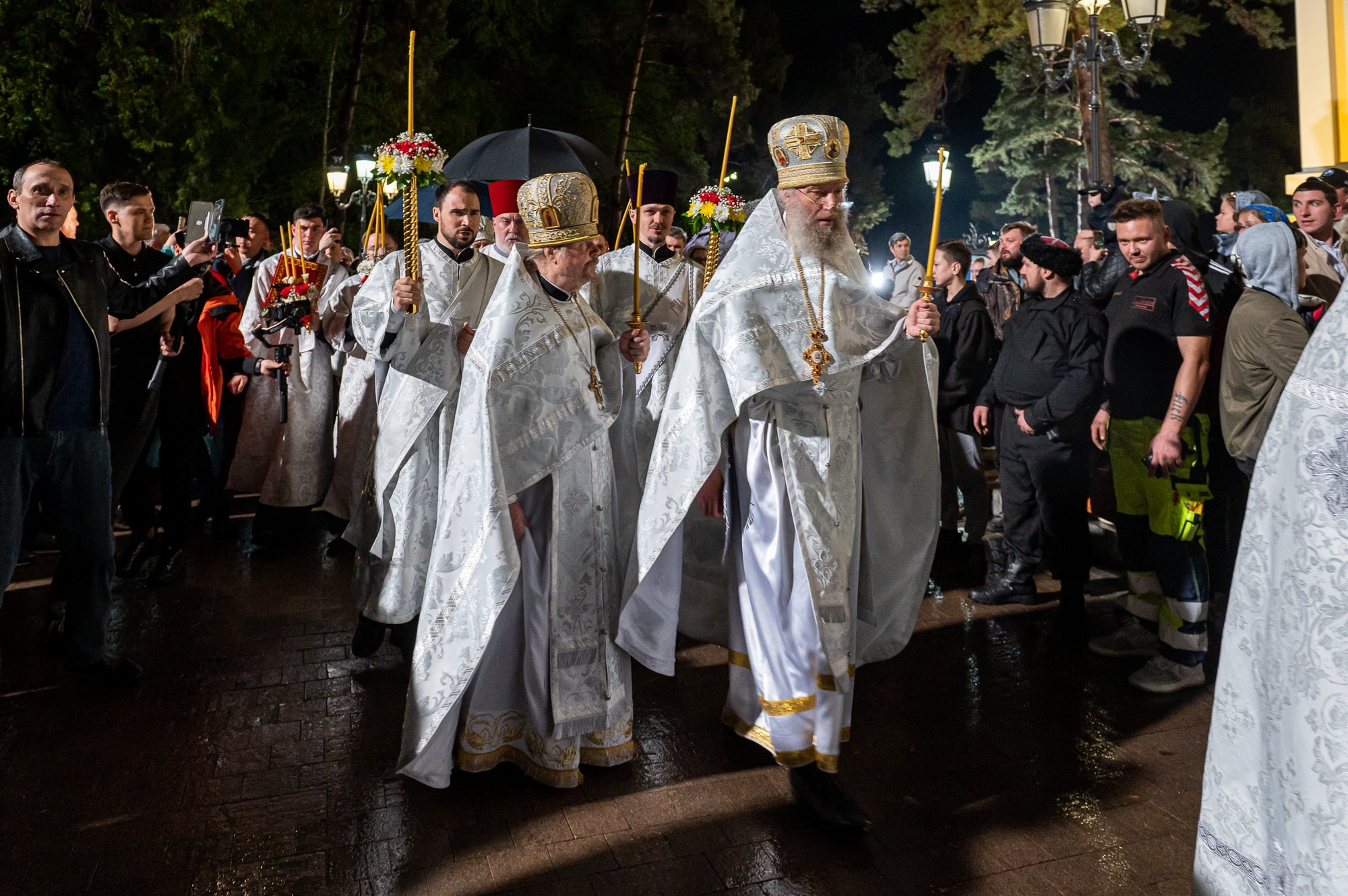 Что означают цвета одежды православных священников Что означают цвета одежды православных священников