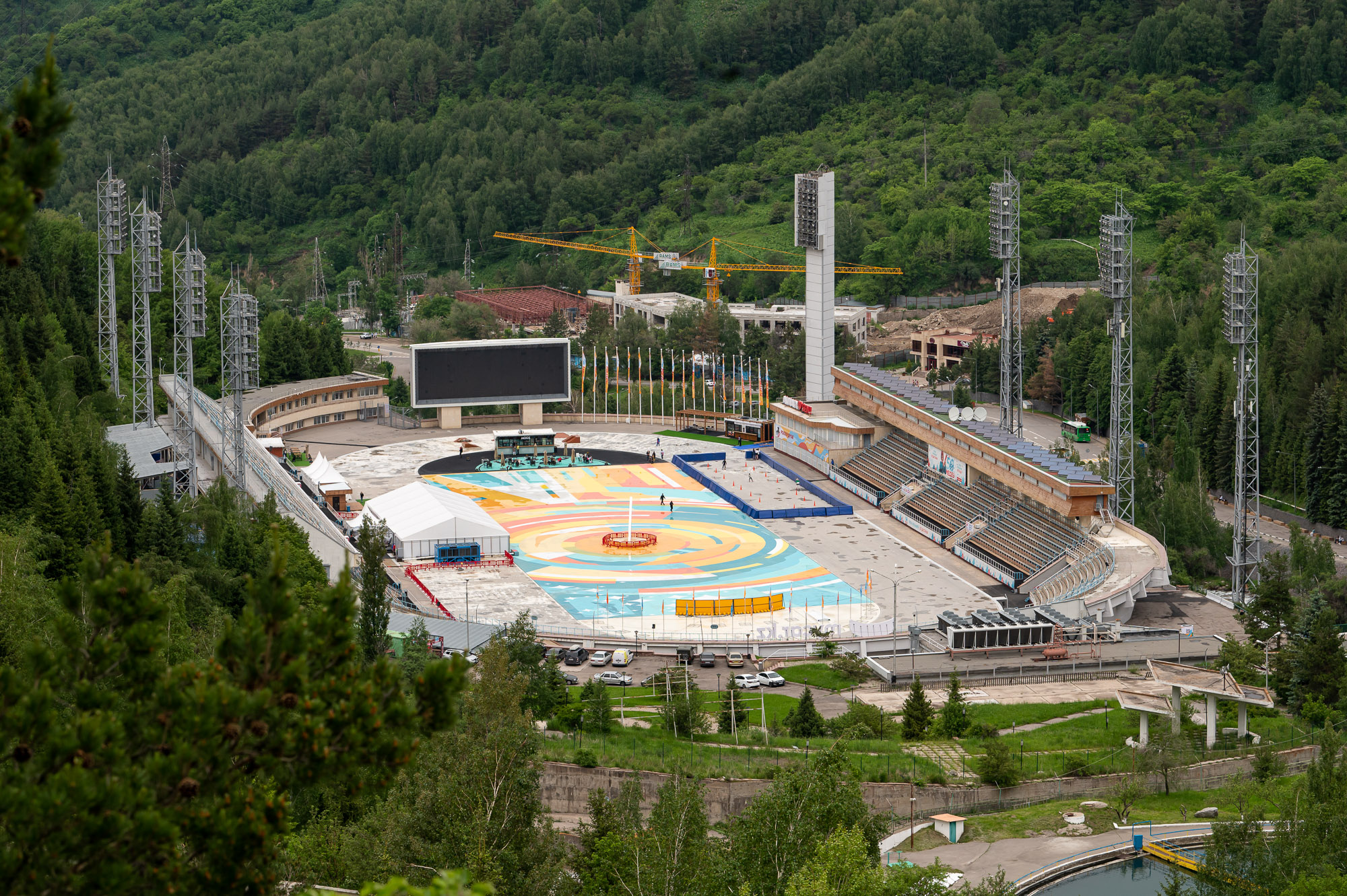 Грандиозен. Сакрален. Священен. Наш Медеу любим и бесценен...