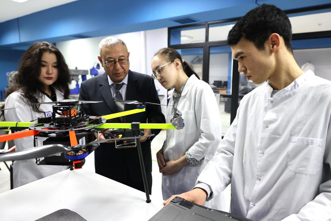 Студенты Satbayev University разрабатывают беспилотник для доставки лекарств инвалидам