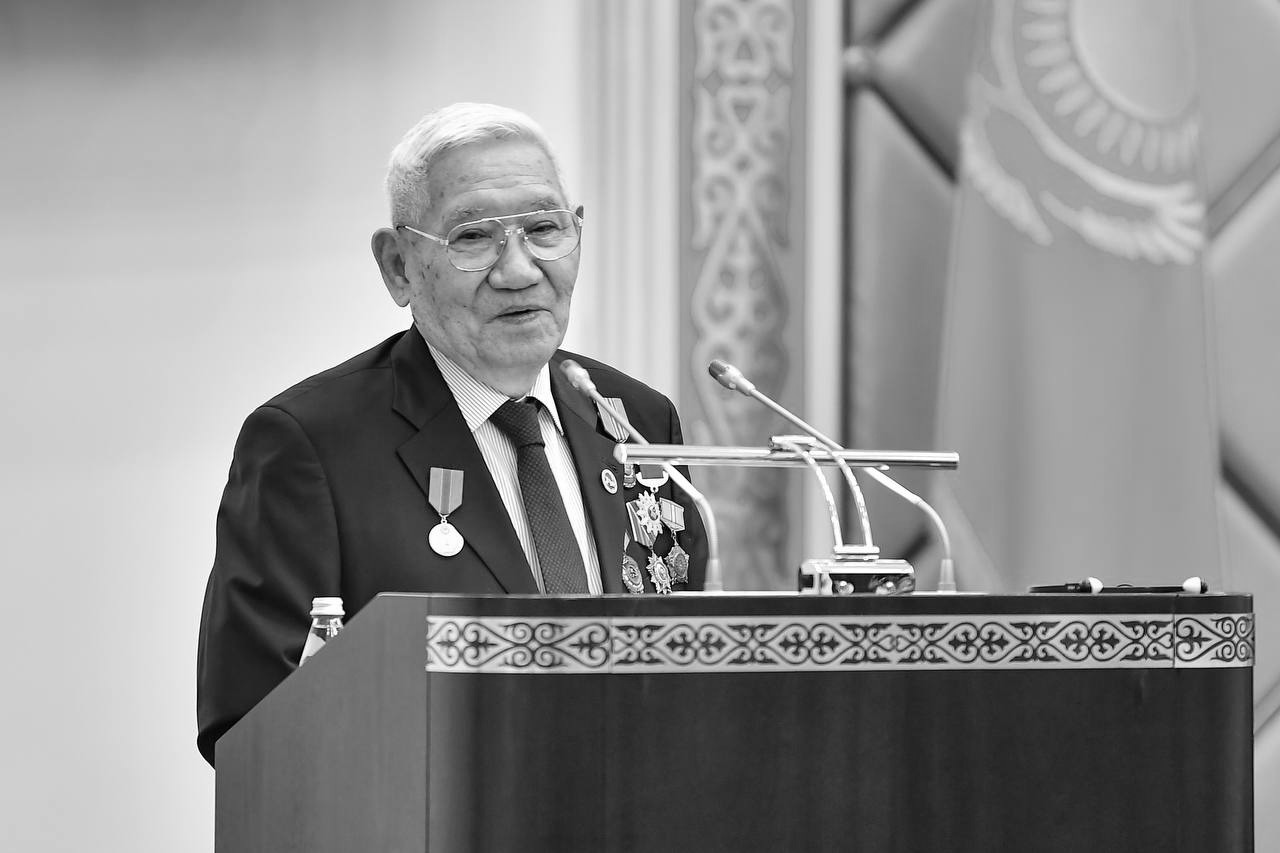 Скончался первый председатель Сената Казахстана