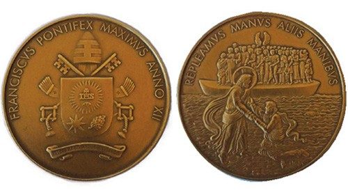 Ватикан выпустил юбилейную медаль к 12-летию понтификата Папы Франциска
