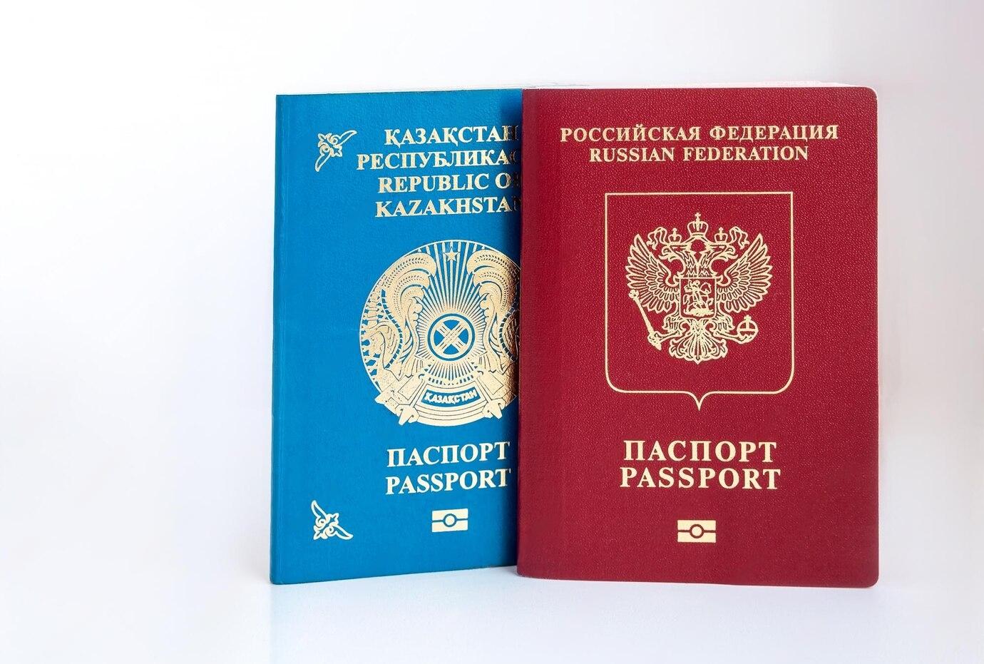 Девять жителей ВКО выдворили из Казахстана за двойное гражданство