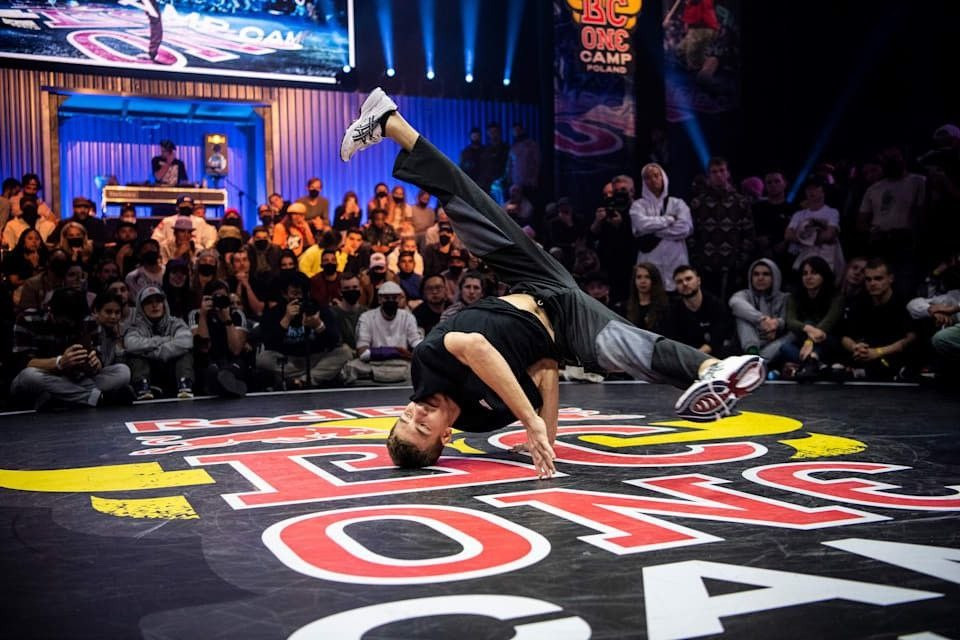 Впервые в истории Казахстан выступит на Олимпийских играх в брейкинге