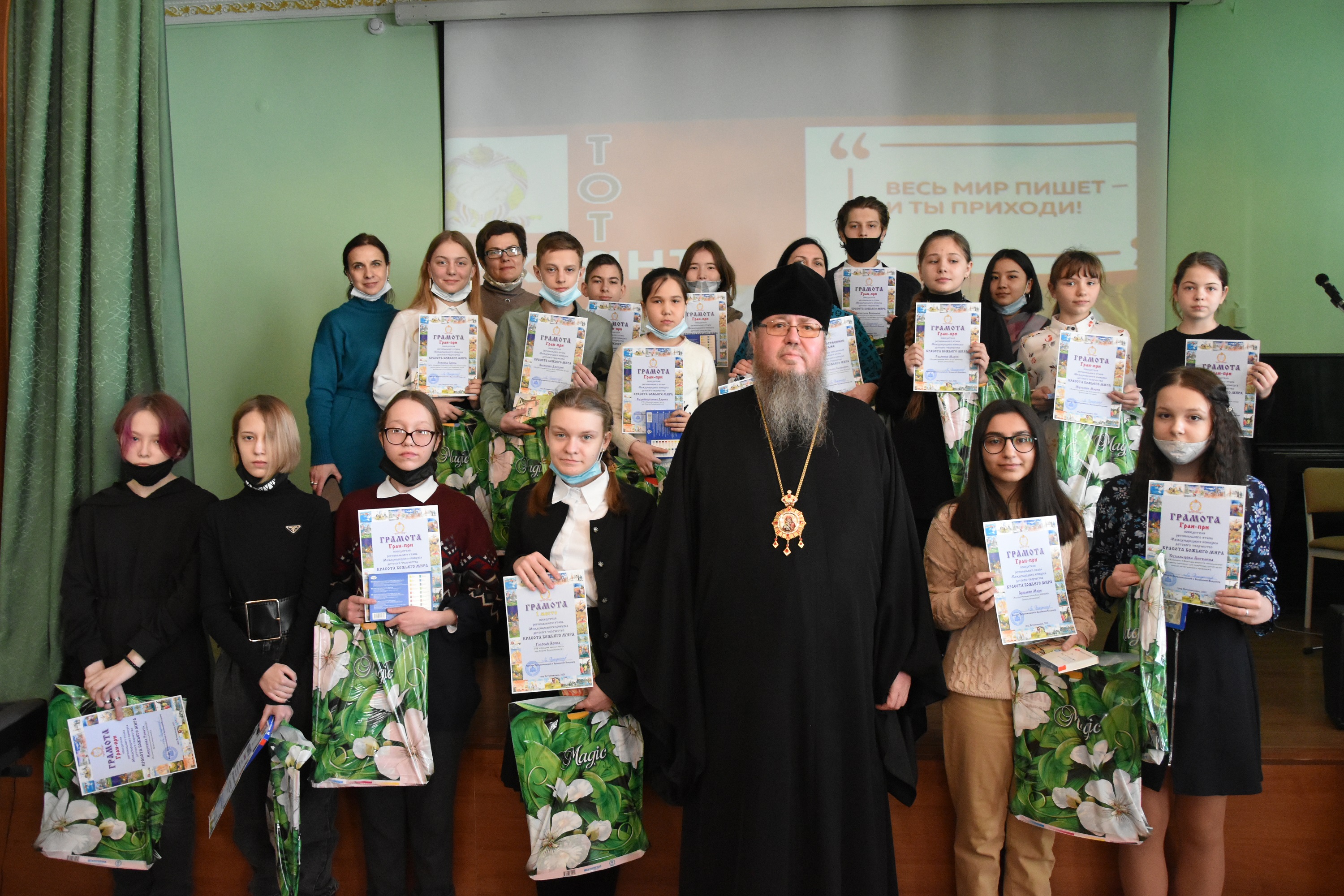 Самой старшей участнице ежегодного тотального диктанта в Петропавловске восемьдесят семь лет