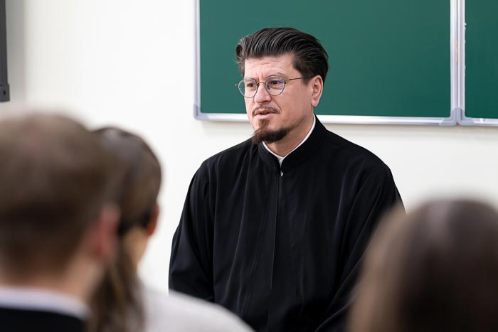 Патриарший архидиакон встретился с алматинскими семинаристами 