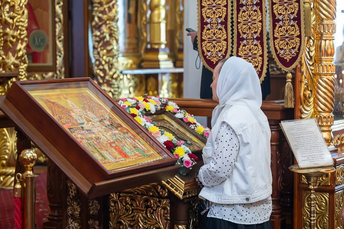 Никольский собор Алматы справил престольный праздник 