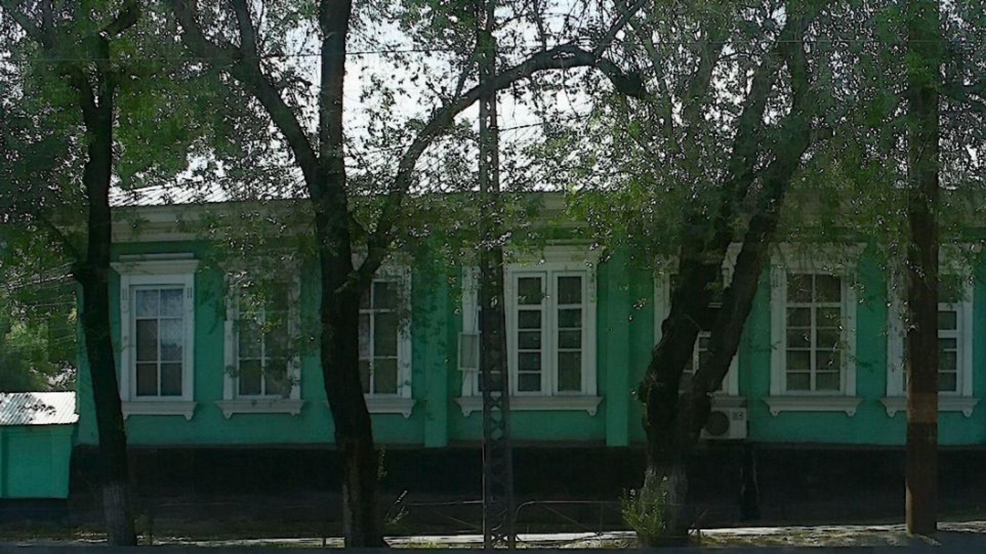 Уничтожая Верный: “евроремонт” исторического здания возмутил алматинцев