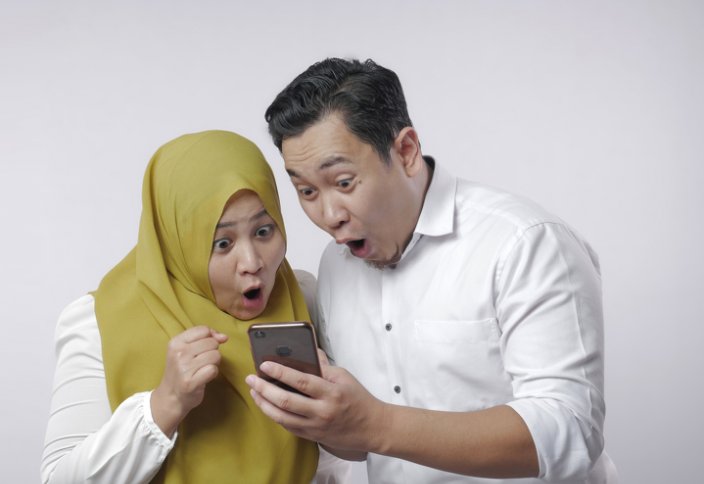 Халяльные знакомства, цифровая исповедь, онлайн-жертвоприношения: религиозные обряды уходят в интернет