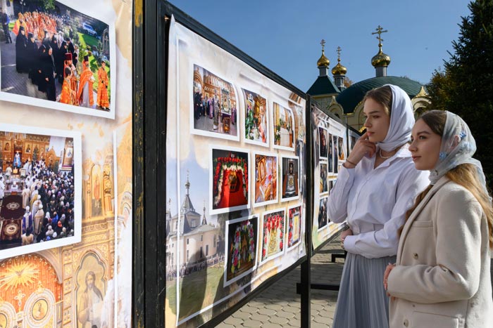 В Алматы открылась фото-выставка, посвященная 20-летию Иверско-Серафимовского монастыря