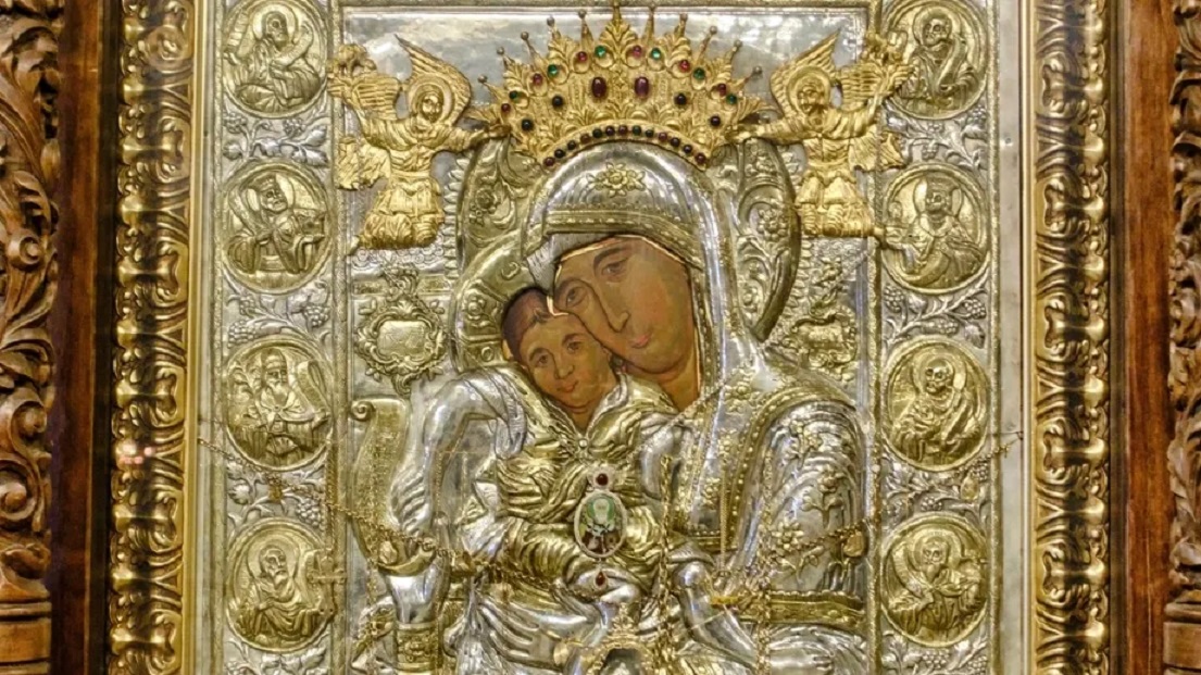 Икона Богородицы «Милующая»: о чем молятся перед ней