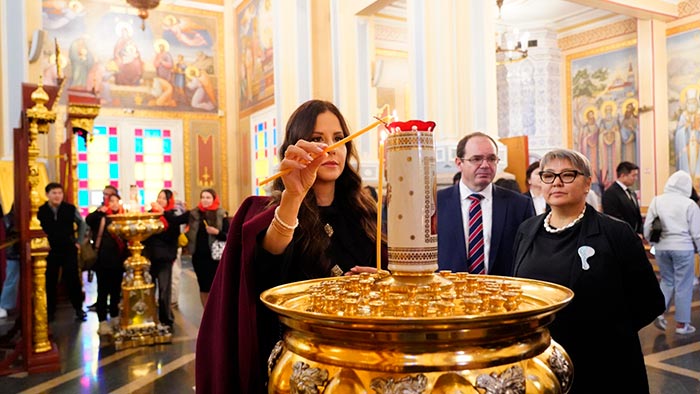 Первая леди Сербии посетила Вознесенский собор в Алматы 