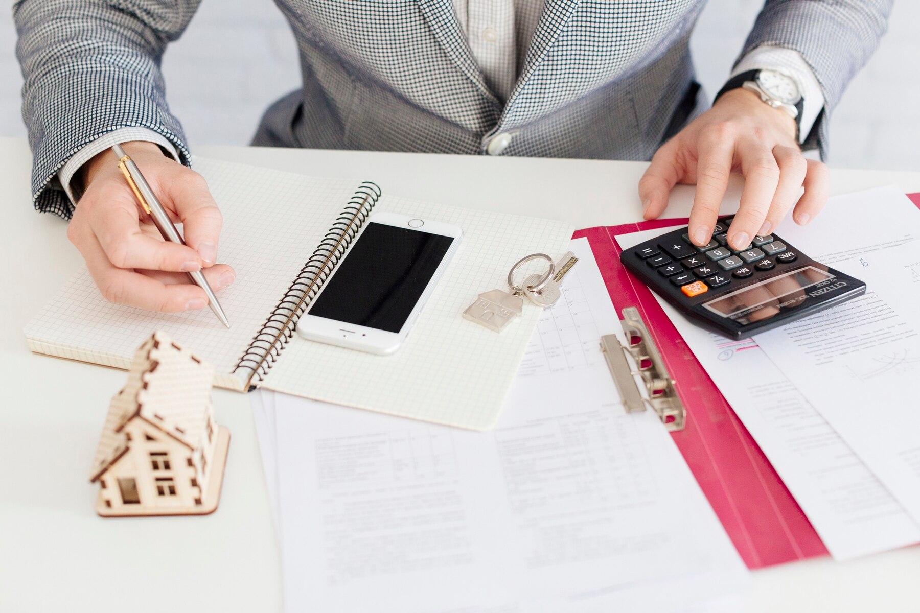 В Астане стартует программа льготного жилищного кредитования