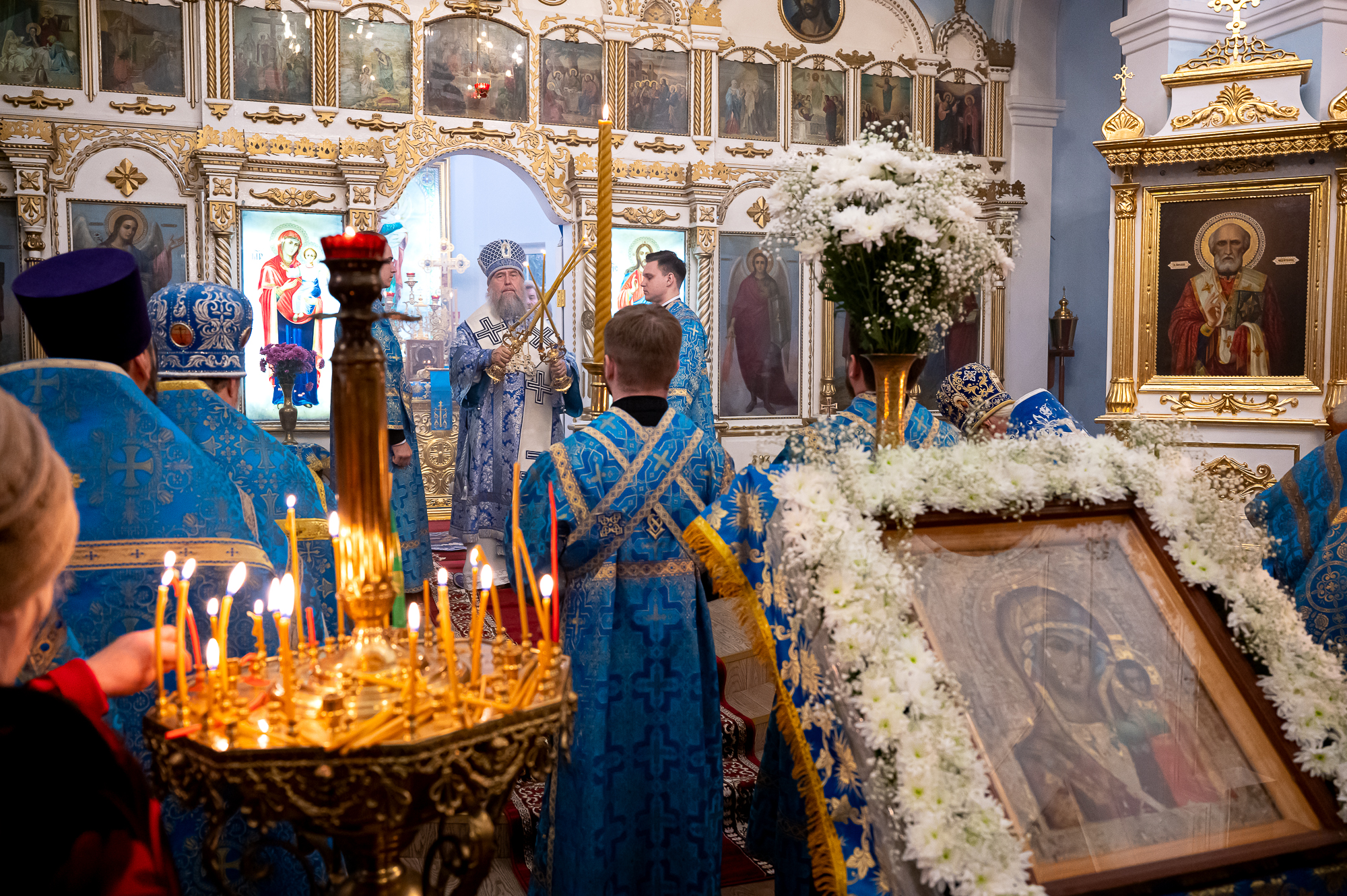 Как Алматы празднует День иконы Казанской Божьей матери 