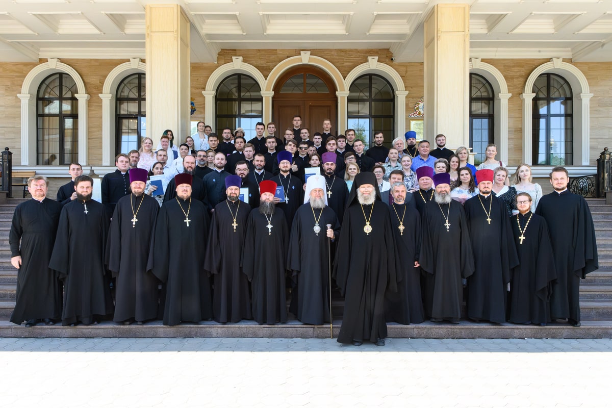 Выпускники алматинской семинарии рассказали о трудностях обучения и дальнейших планах