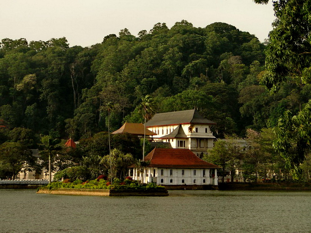 Храм Зуба в Канди. Ничего стоматологического 