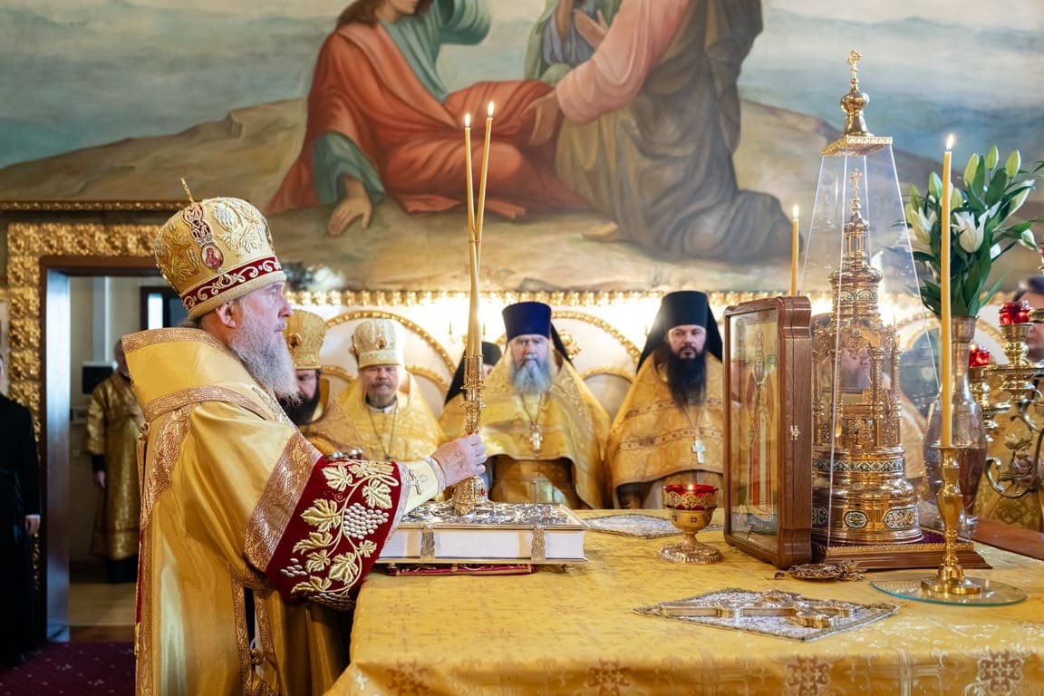 Память святителя Николая почтили в Алматы