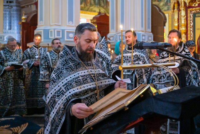 Утреня с Последованием святых Страстей Господа Иисуса Христа совершена в Вознесенском соборе Алматы Утреня с Последованием святых Страстей Господа Иисуса Христа совершена в Вознесенском соборе Алматы