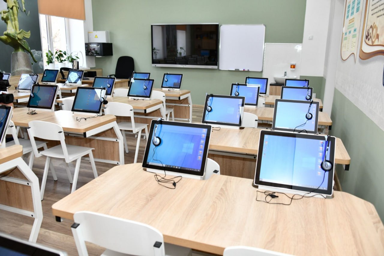 В Алматы готовят педагогов в сфере ИИ