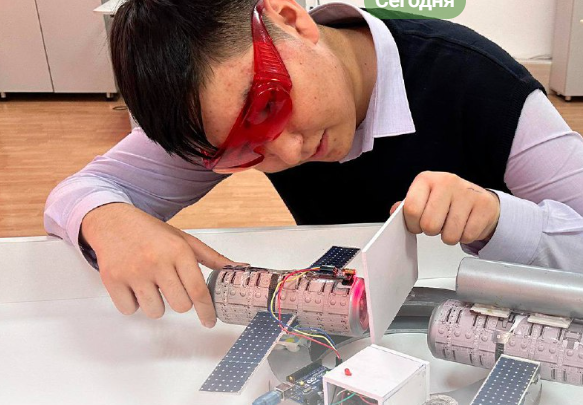 Революционное устройство для передачи энергии в космос создал казахстанец 