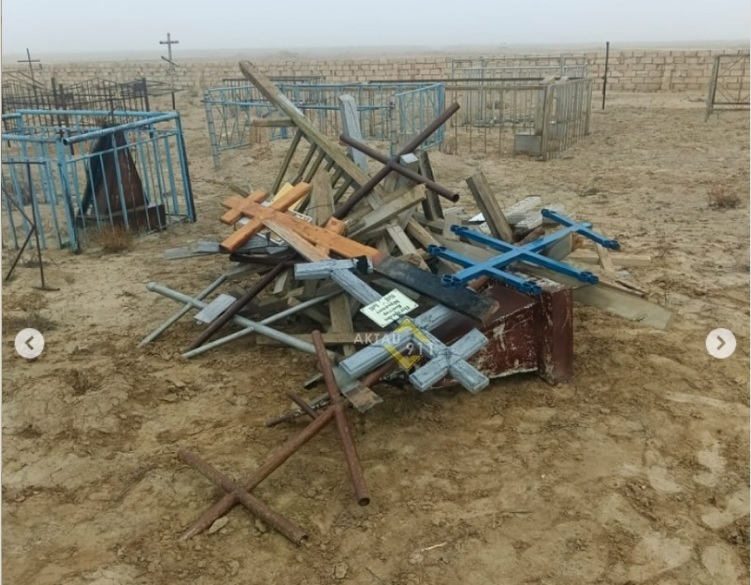 Вандалы разгромили христианское кладбище возле Жанаозеня