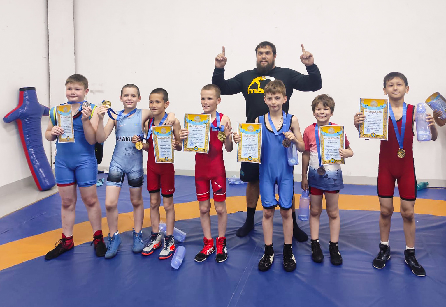 Воспитанники клуба «Невский» заняли призовые места на республиканском турнире по вольной борьбе среди детей