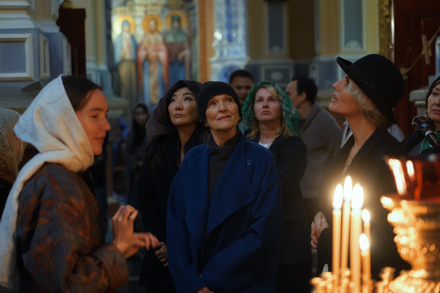 Мама Илона Маска восхитилась Вознесенским собором Алматы