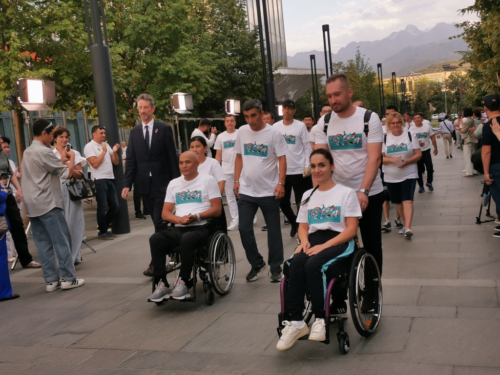 Серебряный призер Паралимпиады-2024 Еркин Габбасов рассказал о своей жизни