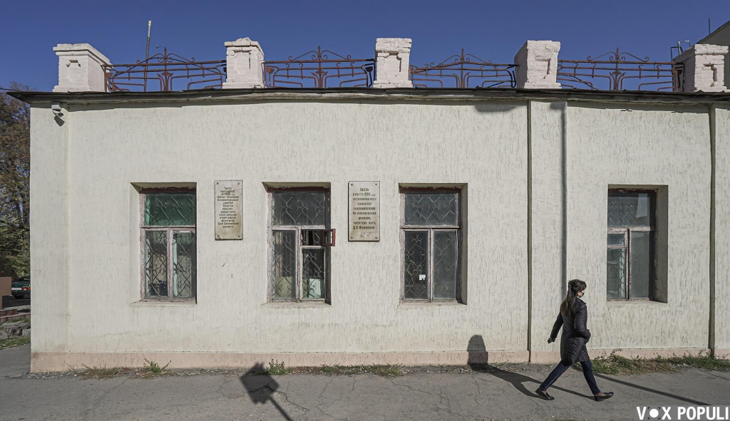 news595.jpg news595.jpg