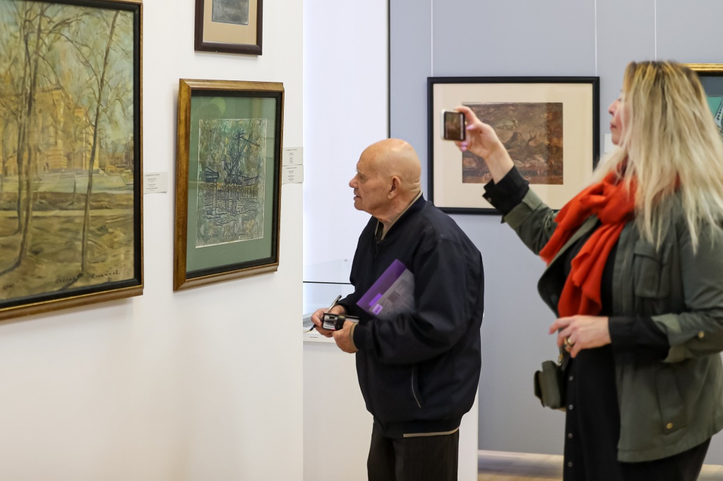 news4272.jpg news4272.jpg