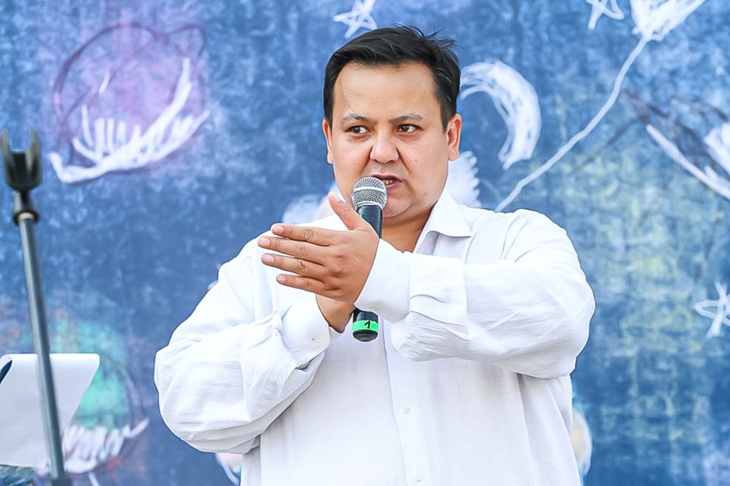 Бекнур Кисиков: «Когда человек читает книгу, через создание мира в воображении развивается интеллект»