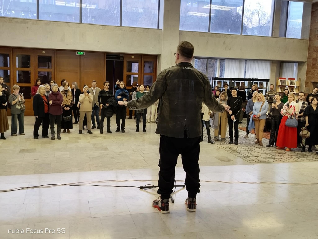 Алекс Сорбонн со зрителями 5. Алекс Сорбонн со зрителями.jpeg