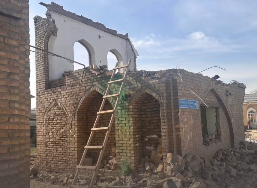 otyrarkz.jpg otyrarkz.jpg