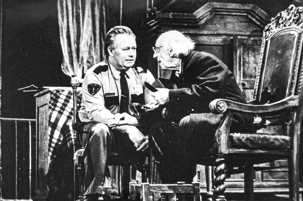 news5042.jpg news5042.jpg