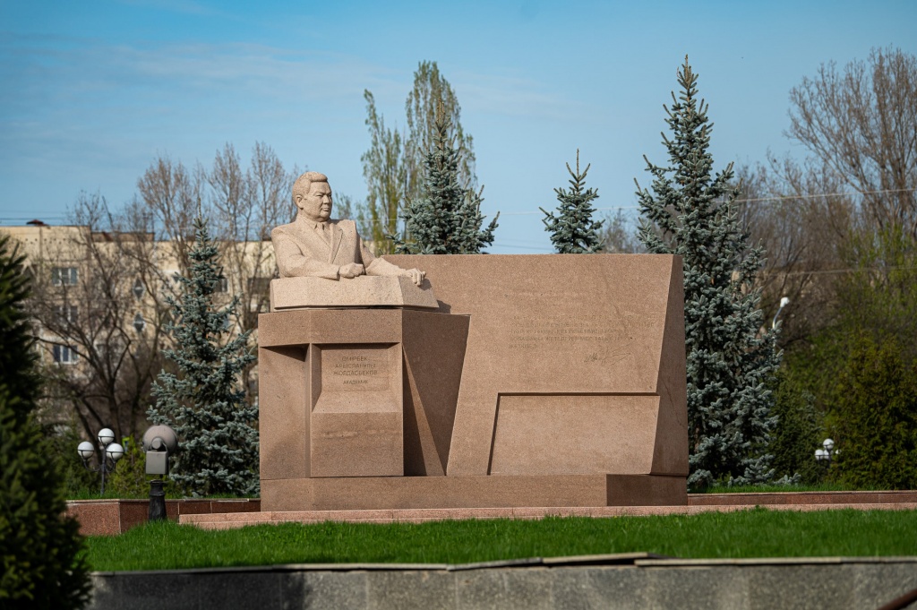 Жолдасбеков Жолдасбеков