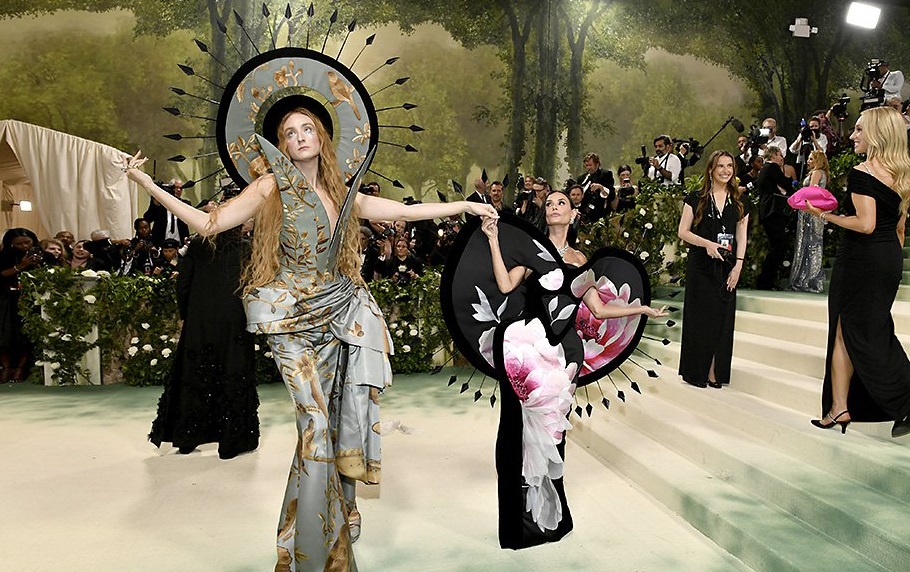 7. Обложка met gala-24-на открытие.jpg