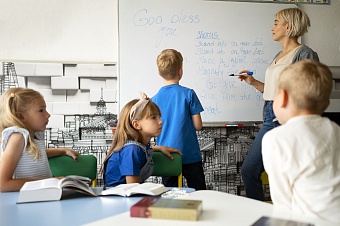 Как понять, что ребенок готов к школе раньше семи лет: советы психолога