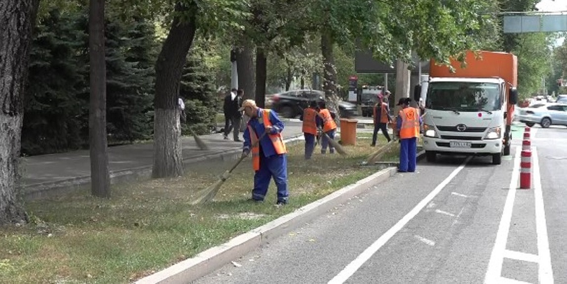 Акимат Алматы просит граждан жаловаться на уборку улиц Акимат Алматы просит граждан жаловаться на уборку улиц