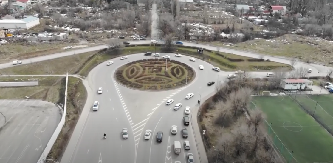 Как правильно проехать перекресток с кольцевым движением