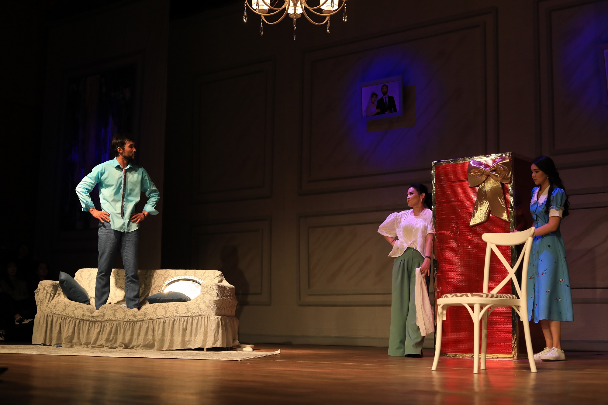 В Алматы проходит театральный фестиваль новых постановок «Қара шаңырақ–2023»