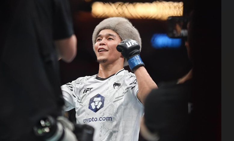 Асу Алмабаев выиграл бой в UFC