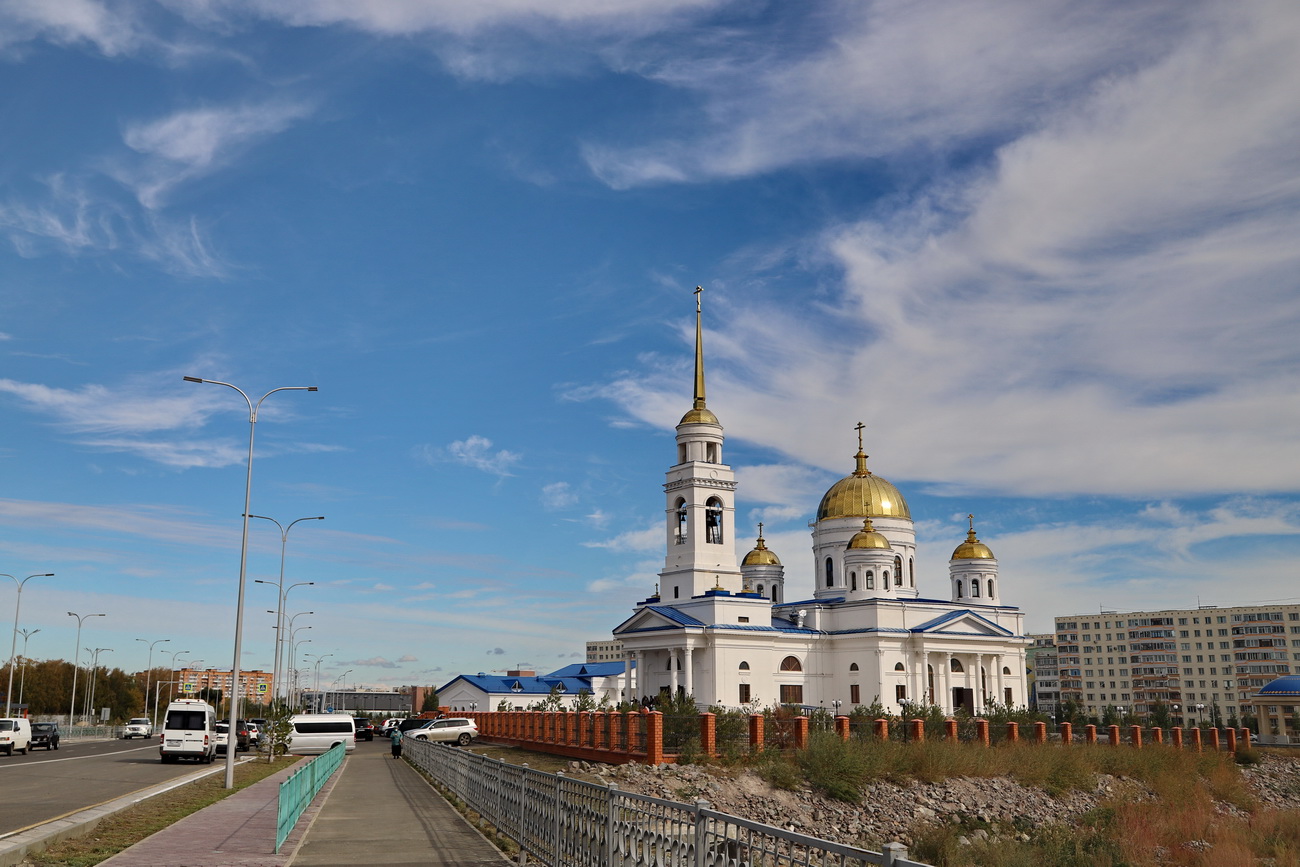 Вокзал, такси и современный Кок-Чикаго