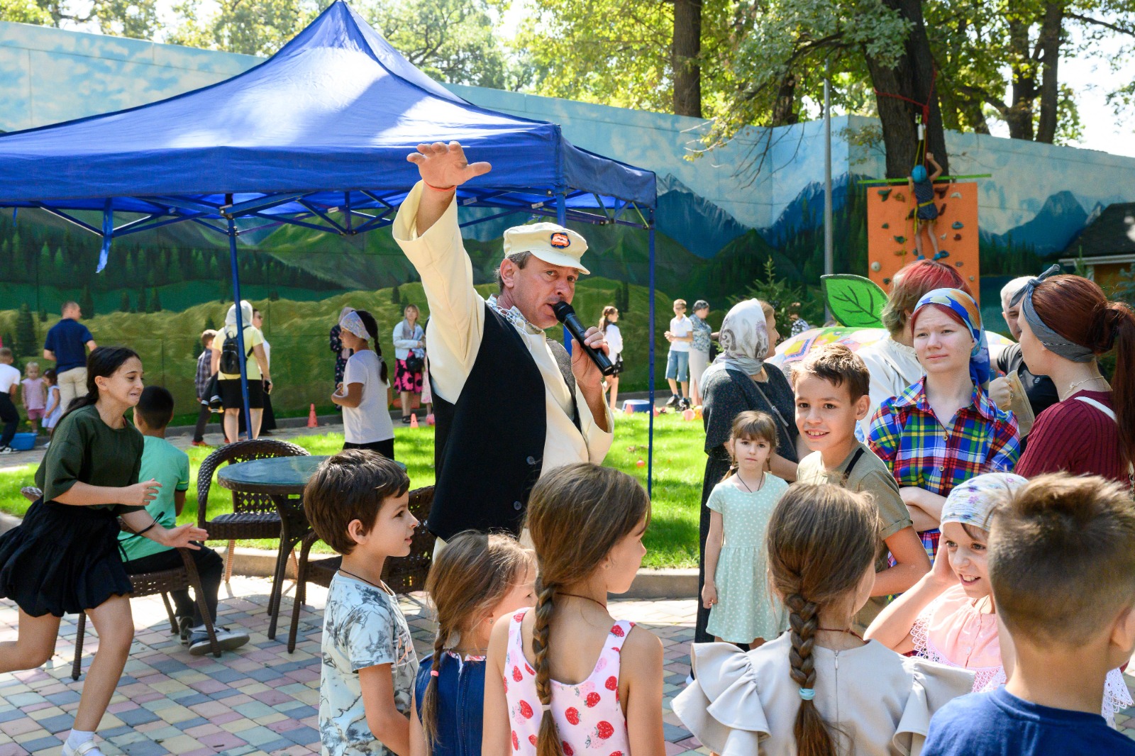 Лето, до встречи! Детский праздник прошел в Парке сказаний народов Казахстана