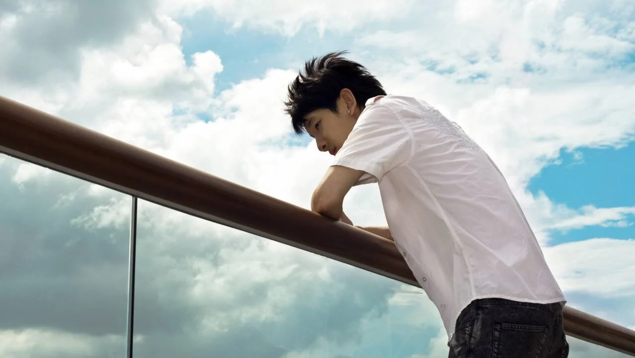 Подростки на краю. Куда звонить, когда никто не понимает