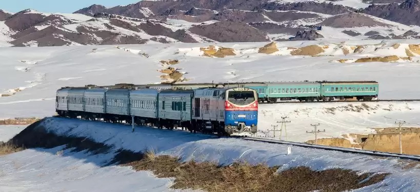 Казахстанка родила девочку в поезде до Актобе