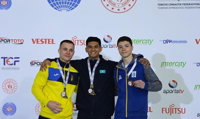 Казахстанские гимнасты выиграли золотую и серебряную медали в Турции