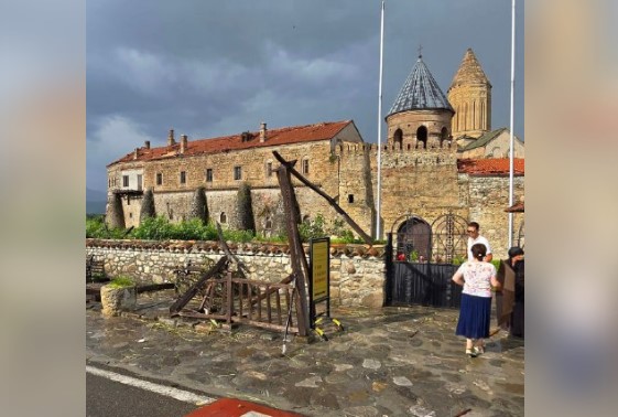 За несколько минут смерч повредил монастырский комплекс XI века в Грузии