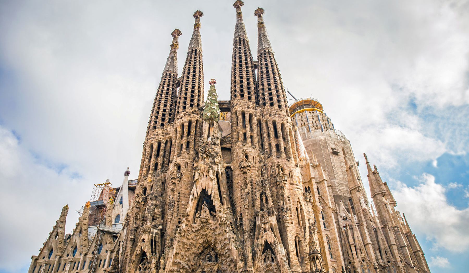 Храм Саграда Фамилия достроили до максимальной высоты 