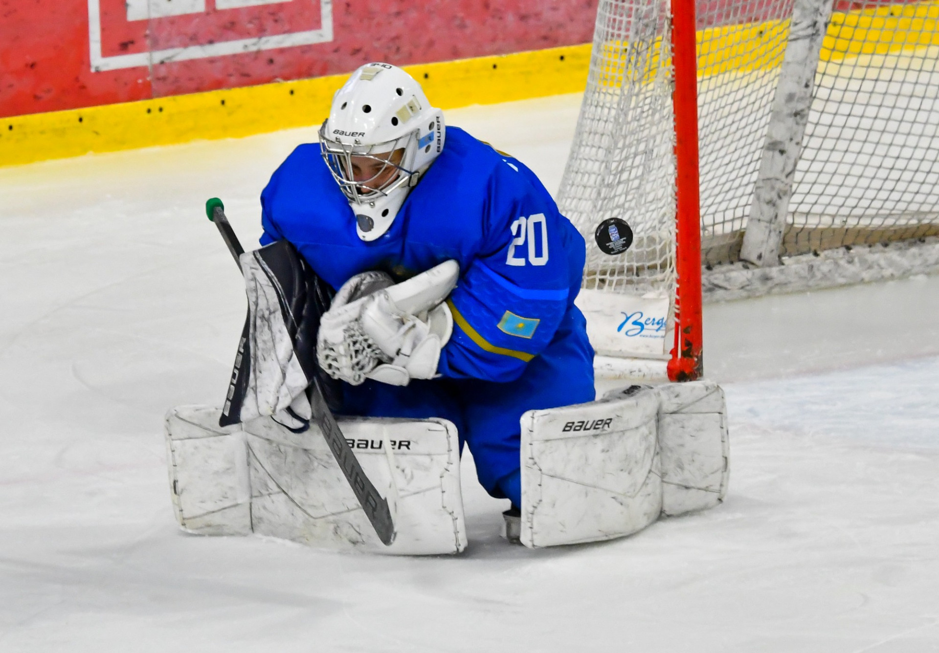 Казахстанские хоккеистки одержали победу в матче олимпийского отбора