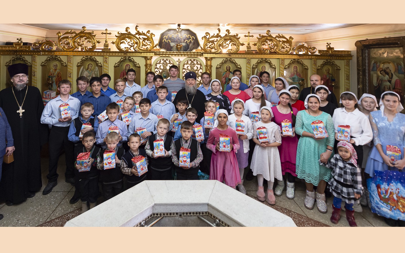 Митрополит Александр встретился с воспитанниками епархиального детского дома «Солнышко»